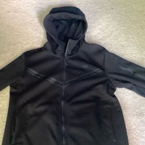 Men’s Larege Nike tech